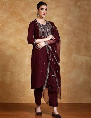 Women Floral Embroidered Kurta with Trousers & Dupatta 4