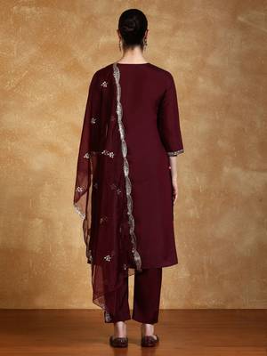 Women Floral Embroidered Kurta with Trousers & Dupatta 6