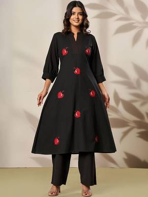 Women Ethnic Motifs Embroidered Panelled Thread Work Kurta with Palazzos 1