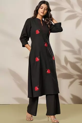 Women Ethnic Motifs Embroidered Panelled Thread Work Kurta with Palazzos