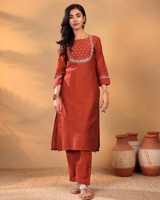 Maroon Floral Yoke Design Thread Work Straight Kurta With Trousers & Dupatta 2