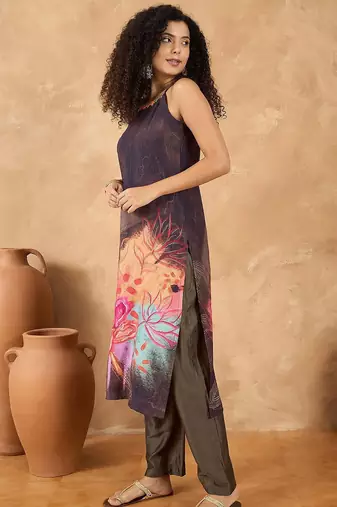 Women Floral Printed Kurta with Trousers