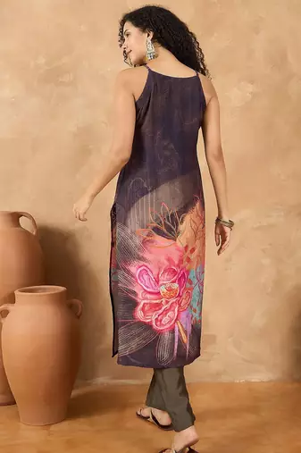 Women Floral Printed Kurta with Trousers