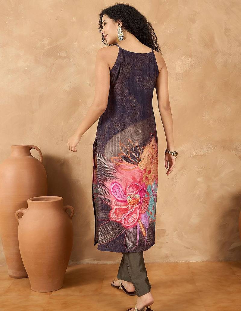 Women Floral Printed Kurta with Trousers