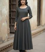Women Embroidered Tiered Thread Work Kurta with Trousers & With Dupatta