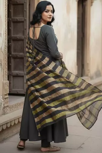 Women Embroidered Tiered Thread Work Kurta with Trousers & With Dupatta