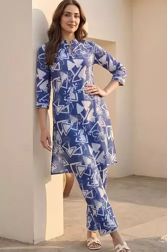 Women Printed Regular Kurta with Trousers