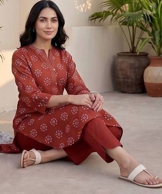 Women Ethnic Motifs Printed Regular Kurta with Trousers 5