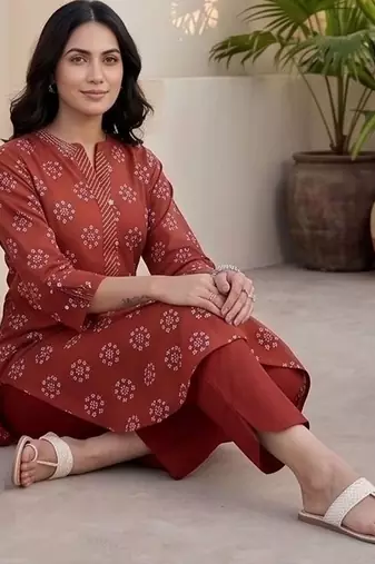 Women Ethnic Motifs Printed Regular Kurta with Trousers