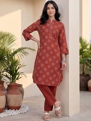 Women Ethnic Motifs Printed Regular Kurta with Trousers 6