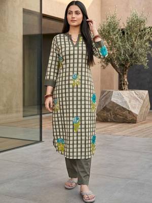 Women Regular Kurta with Trousers 1