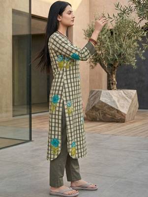 Women Regular Kurta with Trousers 2