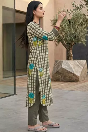 Women Regular Kurta with Trousers