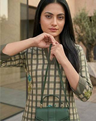 Women Regular Kurta with Trousers 4