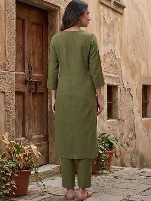 Women Ethnic Motifs Embroidered Regular Thread Work Kurta with Trousers 6