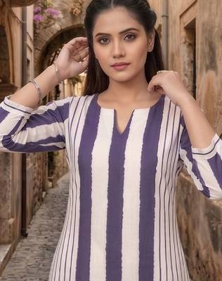 Women Striped Regular Kurta with Trousers 6