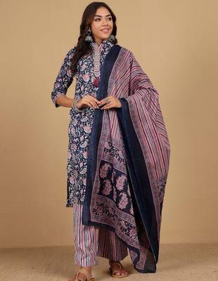 Women Floral Printed Straight Kurta with Palazzo & Dupatta 1