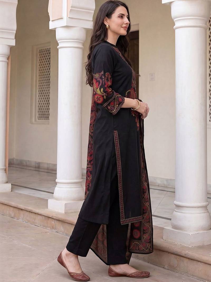 Women Ethnic Motifs Embroidered Regular Thread Work  Cotton Kurta with Trousers & With Dupatta