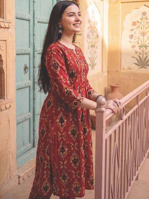 Women Printed Regular Pure Cotton Kurta with Trousers 4