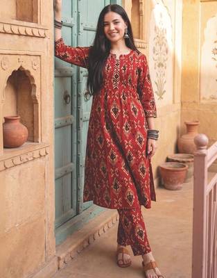 Women Printed Regular Pure Cotton Kurta with Trousers 1