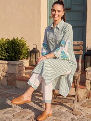 Women Striped Regular Pure Cotton Kurta with Trousers 1