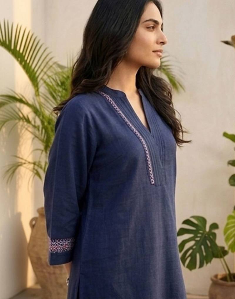 Women Ethnic Motifs Embroidered Regular Thread Work Kurta with Trousers