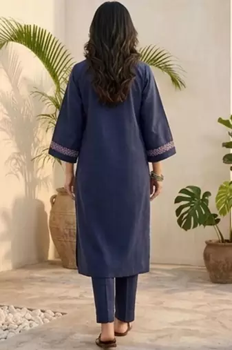 Women Ethnic Motifs Embroidered Regular Thread Work Kurta with Trousers