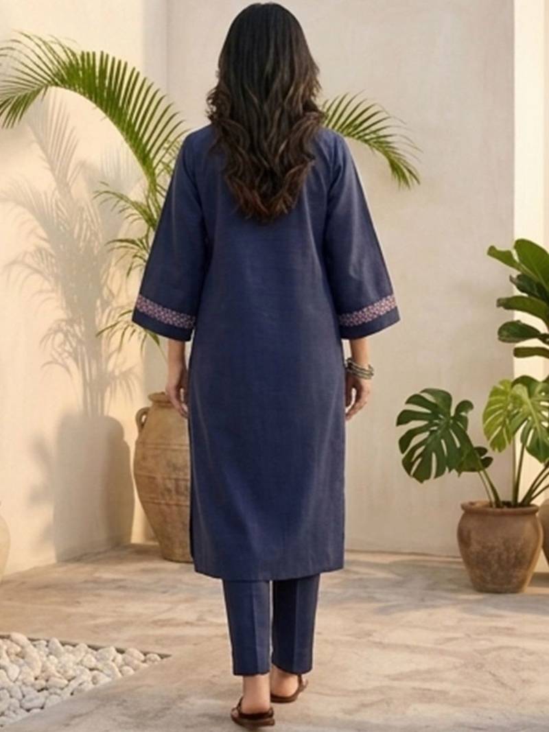 Women Ethnic Motifs Embroidered Regular Thread Work Kurta with Trousers
