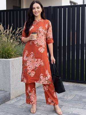 Women Floral Printed Regular Kurta with Palazzos 6