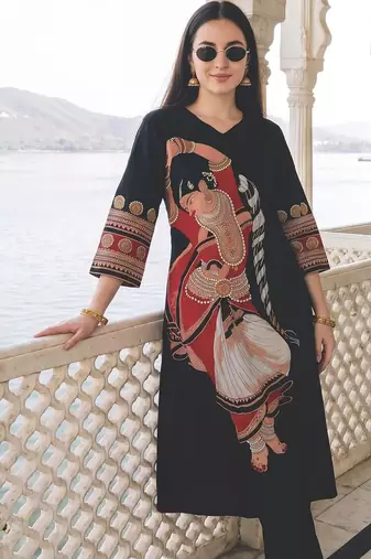 Women Ethnic Motifs Printed Pure Cotton Kurta with Trousers