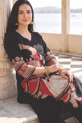 Women Ethnic Motifs Printed Pure Cotton Kurta with Trousers