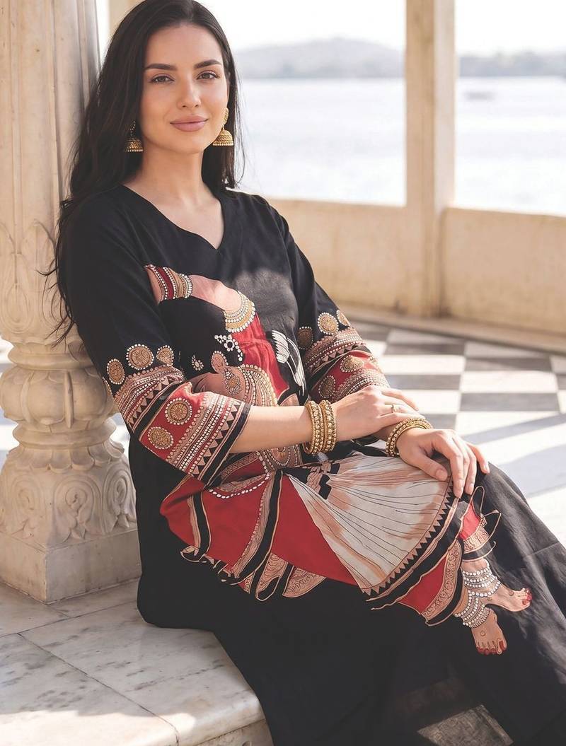 Women Ethnic Motifs Printed Pure Cotton Kurta with Trousers