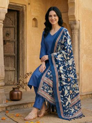 Women Regular Kurta with Trousers & With Dupatta 5