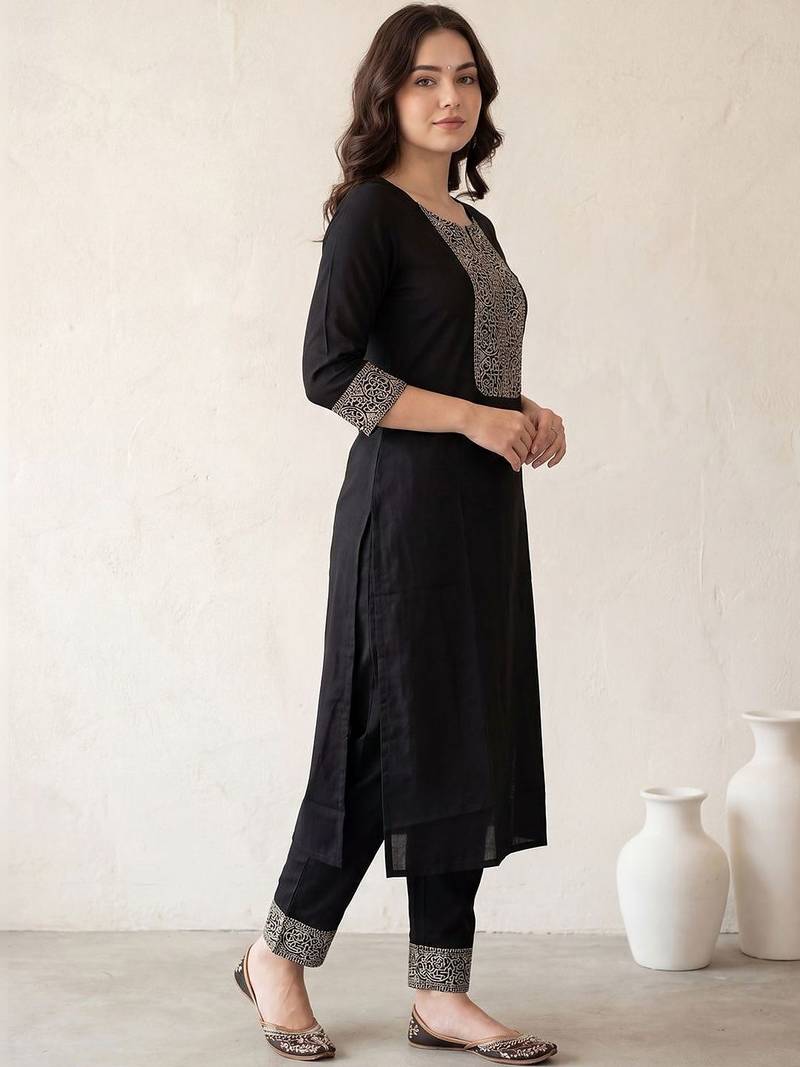 Women Ethnic Motifs Embroidered Regular Thread Work Kurta with Trousers