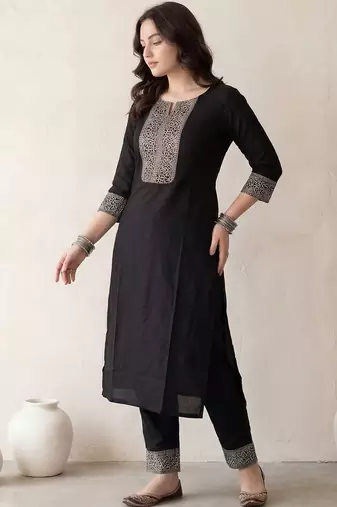 Women Ethnic Motifs Embroidered Regular Thread Work Kurta with Trousers