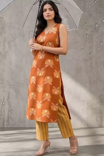 Women Ethnic Motifs Printed Regular Kurta with Trousers