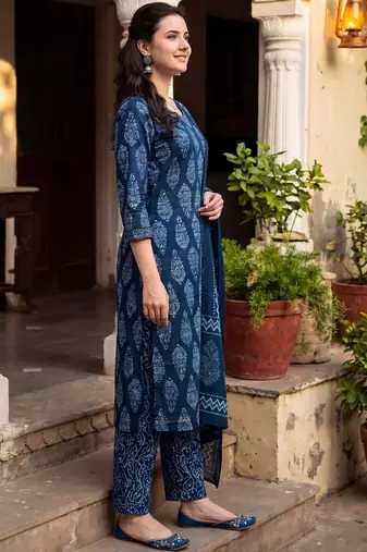 Women Ethnic Motifs Printed Regular Pure Cotton Kurta with Trousers & With Dupatta