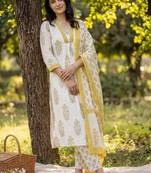 Women Floral Printed Regular  Cotton Kurta with Trousers & With Dupatta