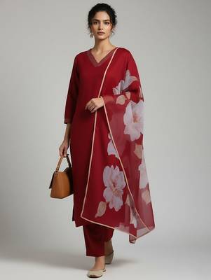 Women Floral Regular Thread Work Kurta with Trousers & With Dupatta 1