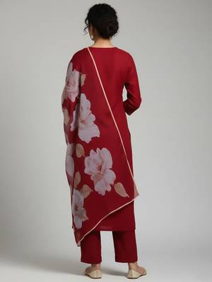 Women Floral Regular Thread Work Kurta with Trousers & With Dupatta 5