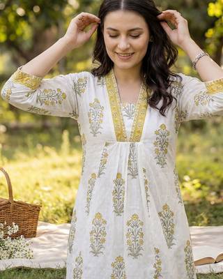 Women Floral Printed Regular  Cotton Kurta with Trousers & With Dupatta 6