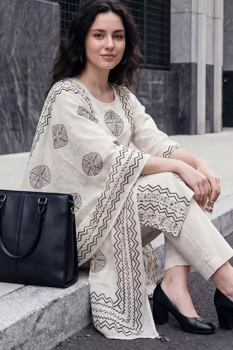 Women Ethnic Motifs Printed Regular Pure Cotton Kurta with Trousers & With Dupatta