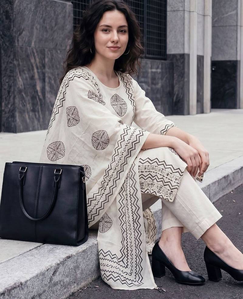 Women Ethnic Motifs Printed Regular Pure Cotton Kurta with Trousers & With Dupatta