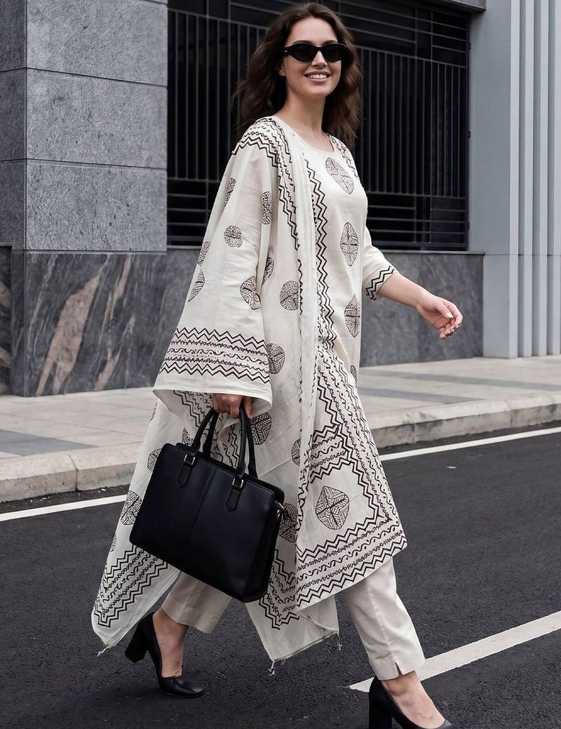 Women Ethnic Motifs Printed Regular Pure Cotton Kurta with Trousers & With Dupatta