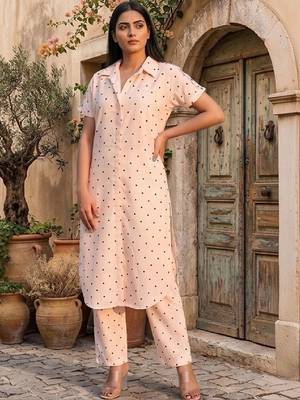 Women Printed Regular Kurta with Trousers 1
