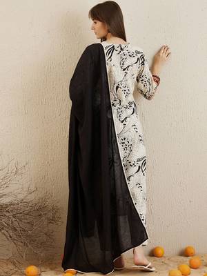 Printed Regular Mirror Work Pure Cotton Kurta with Trousers & Dupatta 5