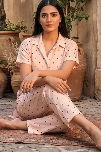 Women Printed Regular Kurta with Trousers