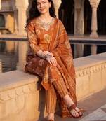 Women Floral Printed Regular Thread Work Kurta with Trousers & With Dupatta