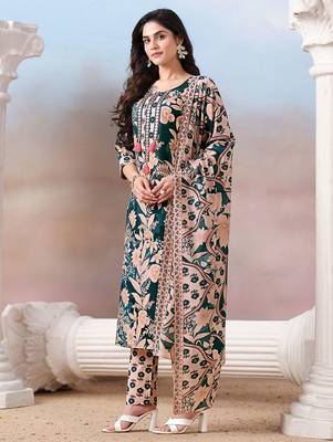 Women Floral Printed Regular Kurta with Trousers & With Dupatta 5