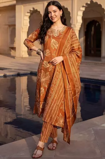 Women Floral Printed Regular Thread Work Kurta with Trousers & With Dupatta